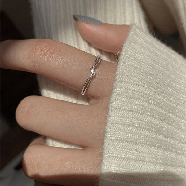 Sleek Spiral Line Open Ring - Image 2